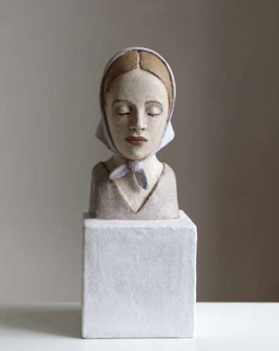 Junge Frau mit Kopftuch (2026 ) Paper, glue, quartz sand, pigments, oil; 42 x 15 x 15 cm
